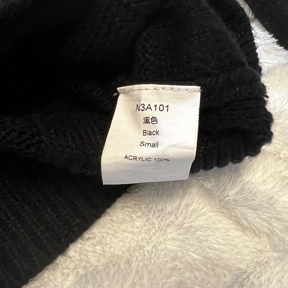 V Neck Sweater - Black - Picture 4 of 5